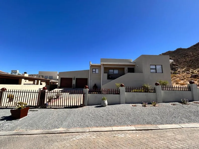 3 Bedroom House for sale in Springbok