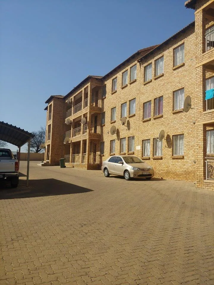 2 Bedroom Apartment / flat to rent in Erasmus
