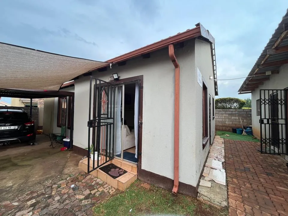 2 Bedroom House for sale in Dawn Park