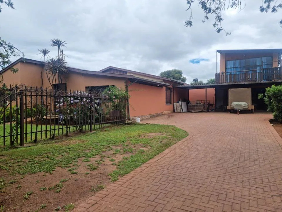 7 Bedroom House for sale in Delmas