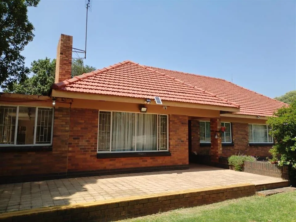 4 Bedroom House for sale in Stilfontein Ext 4