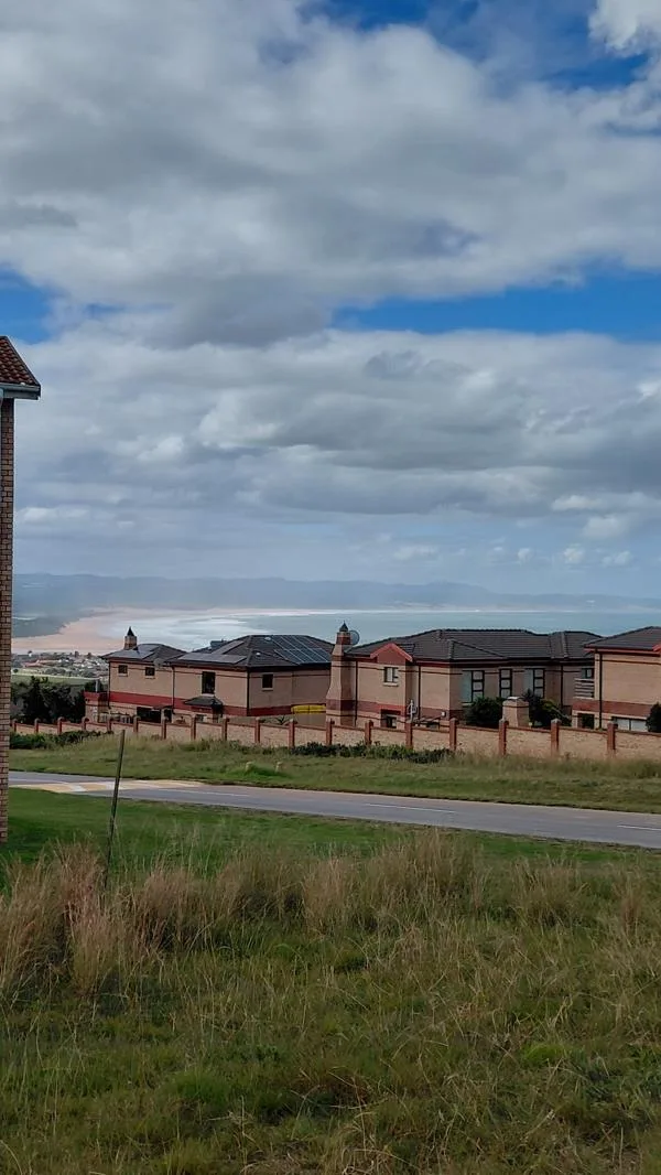 600 m² Land available in Wavecrest