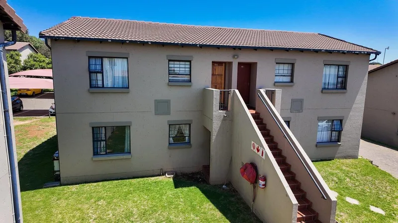 2 Bedroom Apartment / flat for sale in Albemarle