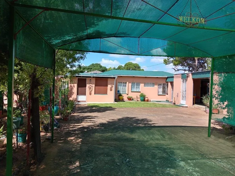 4 Bedroom House for sale in Edenburg