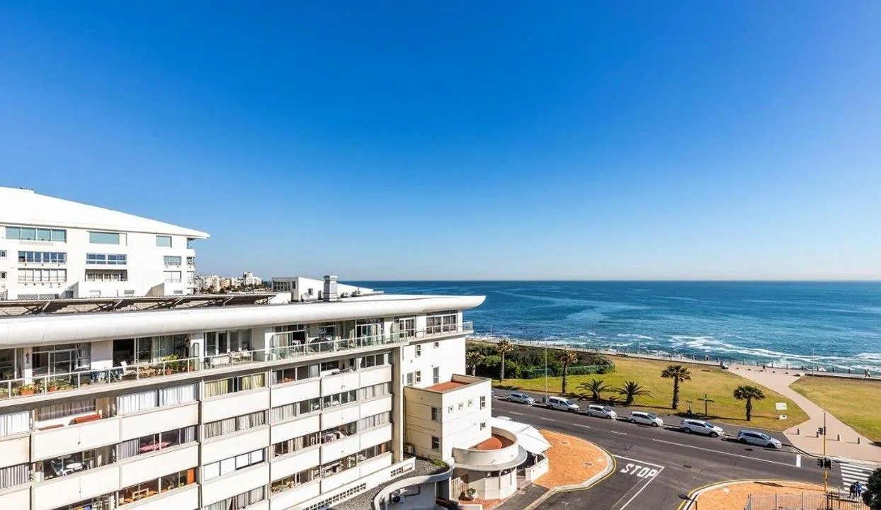 1 Bedroom Apartment / flat for sale in Mouille Point