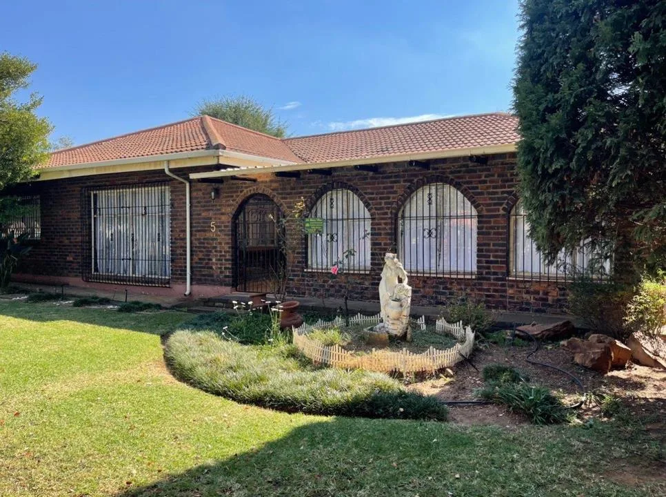 4 Bedroom House for sale in Delmas West