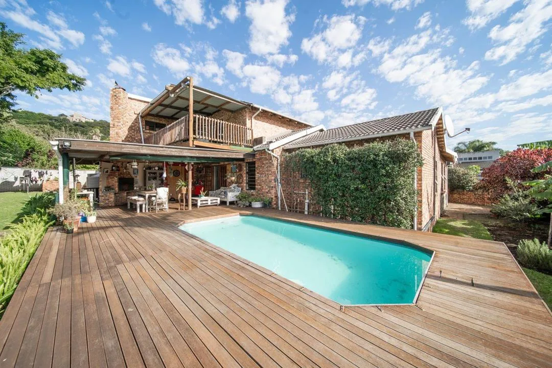 5 Bedroom House for sale in Gonubie
