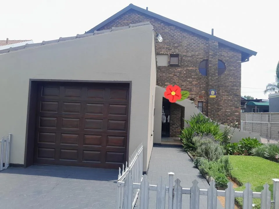 4 Bedroom House for sale in Eersterust