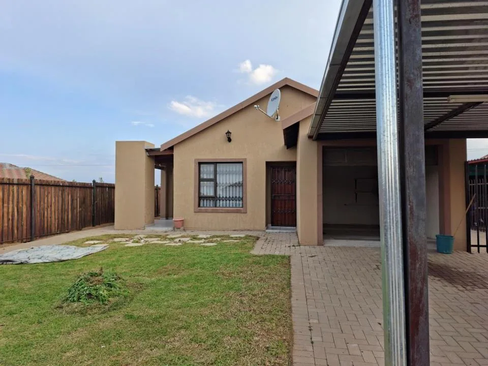 3 Bedroom House for sale in Pinehaven