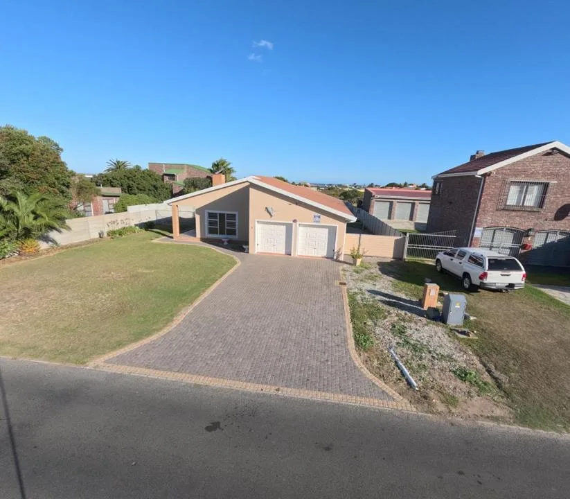 3 Bedroom House for sale in Franskraal