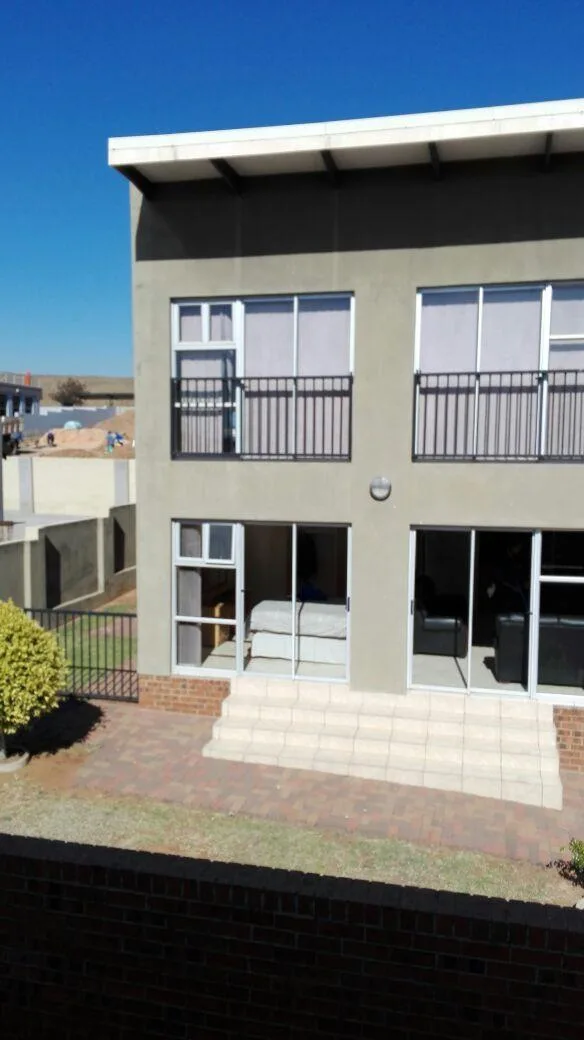 2 Bedroom Apartment / flat to rent in Bankenveld