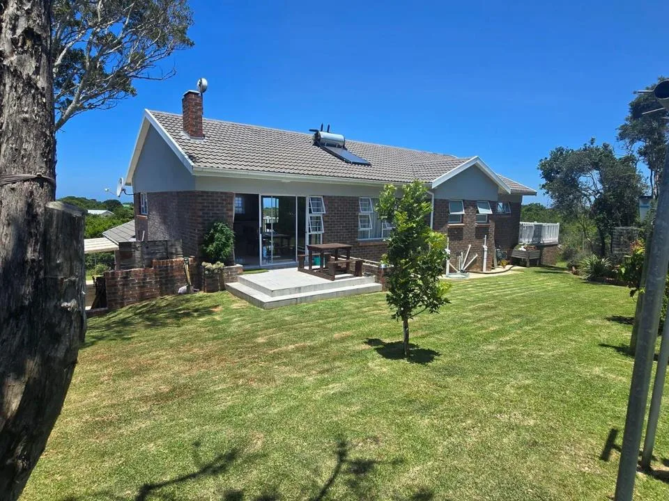 4 Bedroom House for sale in Gqunube Green Ecovillage