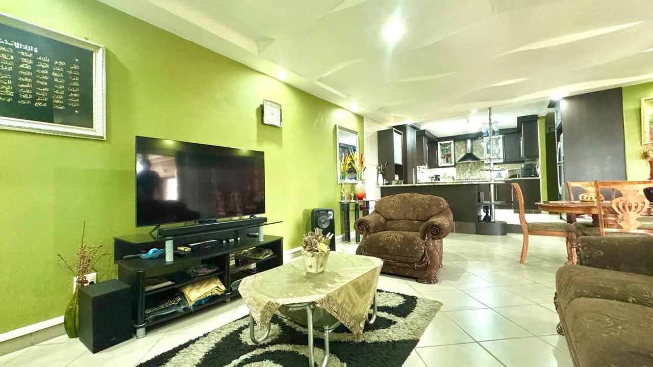3 Bedroom House for sale in Silverglen