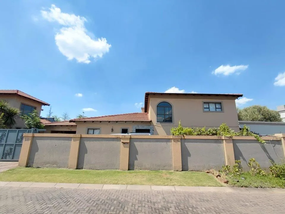 5 Bedroom House for sale in Vanderbijlpark SW 5