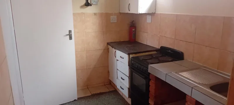 0.5 Bedroom Apartment / flat to rent in Yeoville