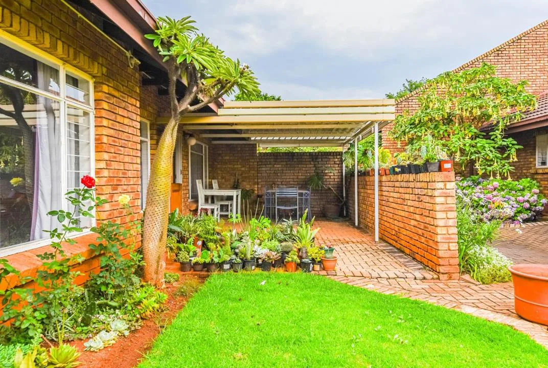 3 Bedroom Townhouse for sale in Lynnwood
