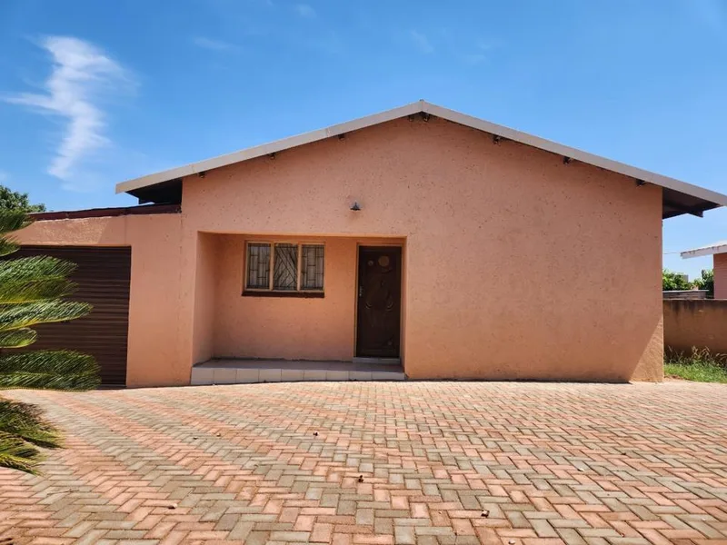 3 Bedroom House for sale in Lebowakgomo Zone A
