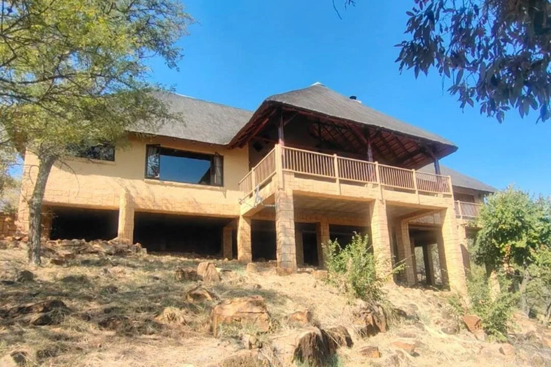 3 Bedroom House for sale in Rooiberg