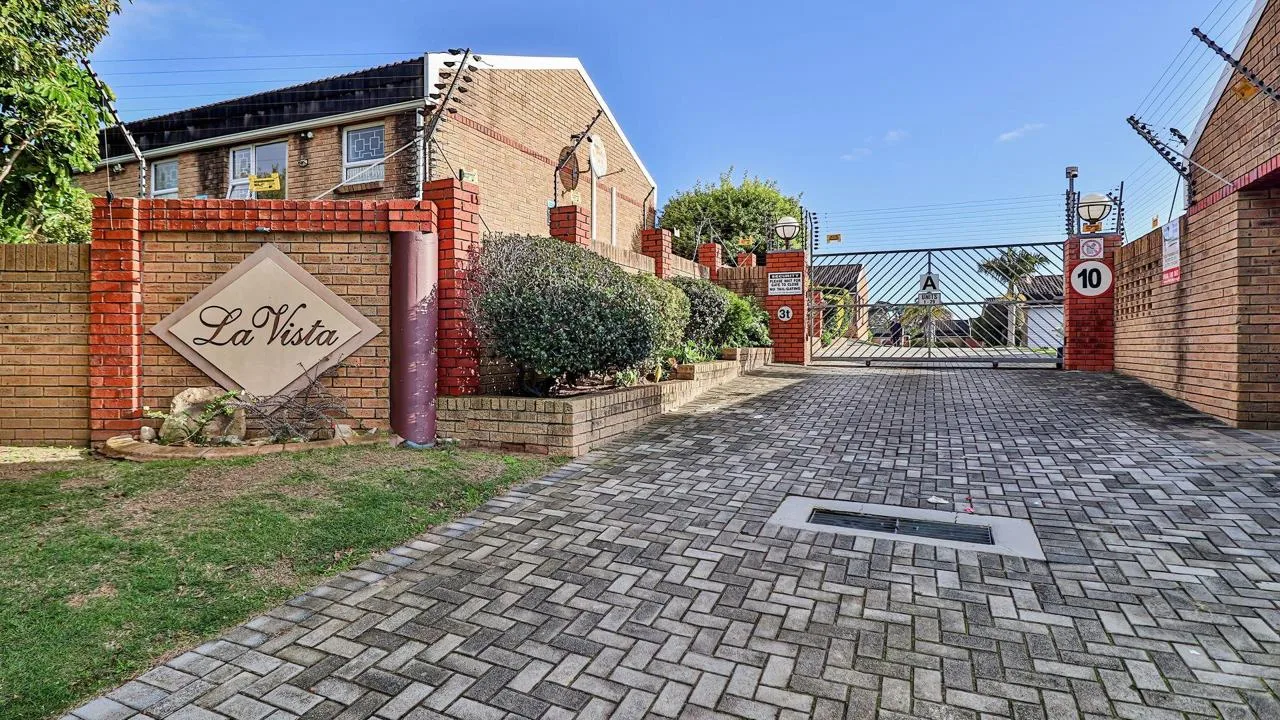 3 Bedroom Townhouse to rent in Lovemore Heights