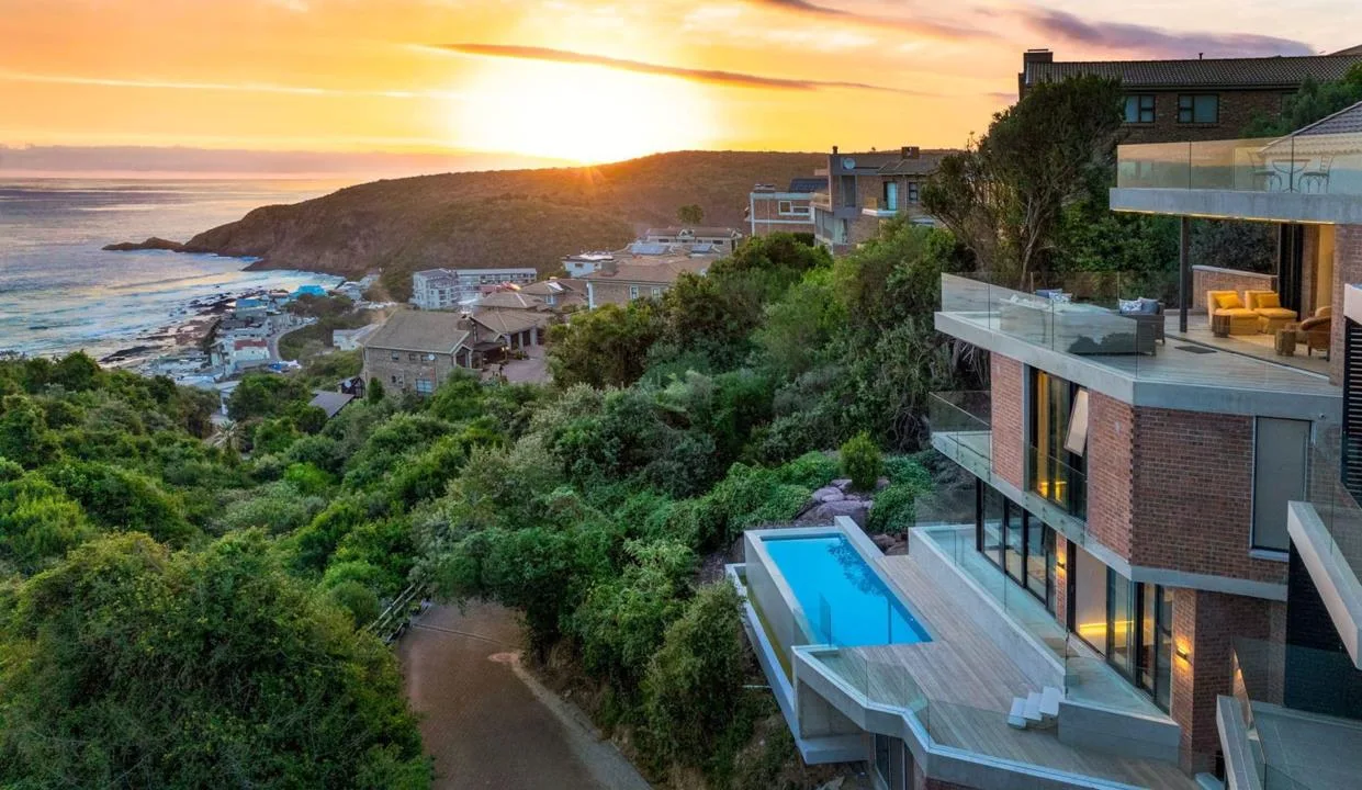 4 Bedroom House for sale in Herolds Bay