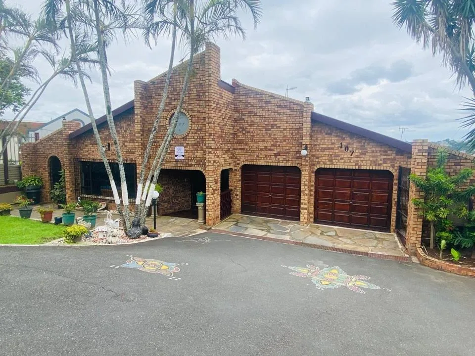 4 Bedroom House for sale in Shallcross