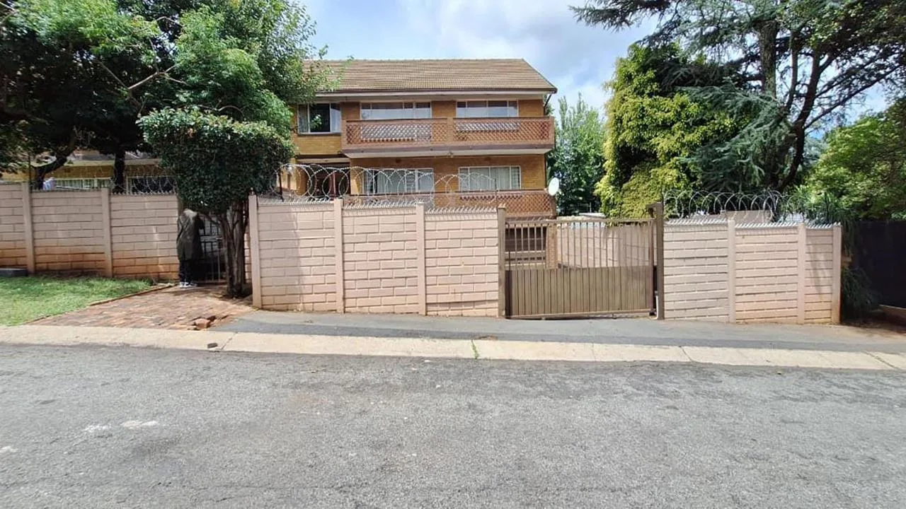 1 Bedroom Townhouse for sale in Windsor East