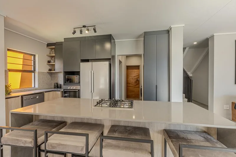 4 Bedroom Townhouse in Monavoni