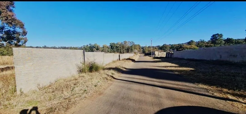1.7 ha Land available in Golf View