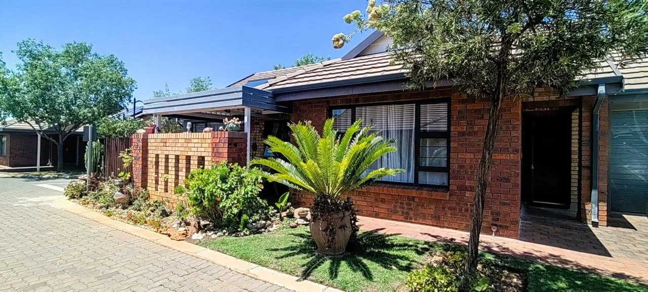 3 Bedroom House for sale in Olympus AH