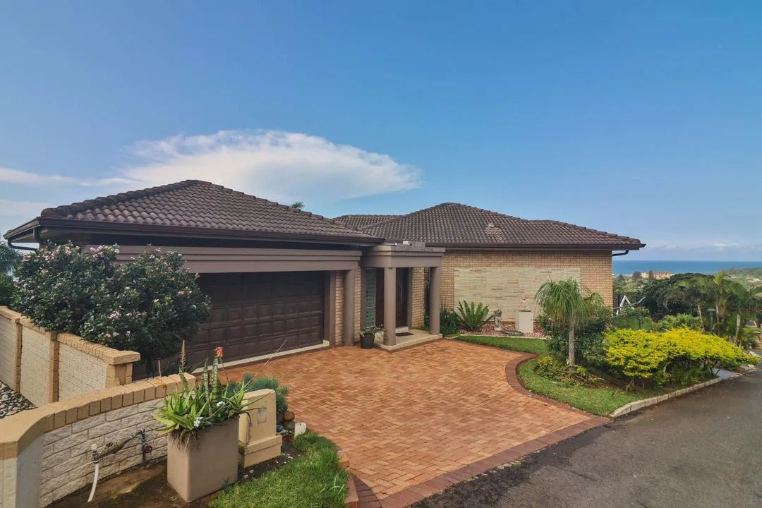 4 Bedroom House for sale in Amanzimtoti