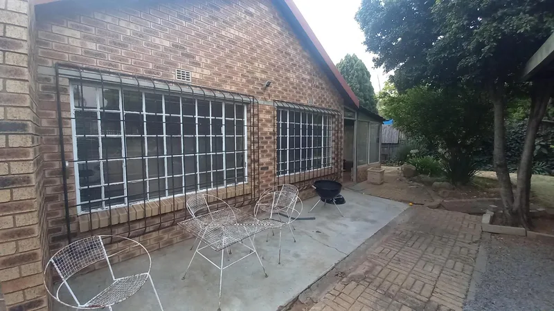 2 Bedroom Garden Cottage in Alberton North
