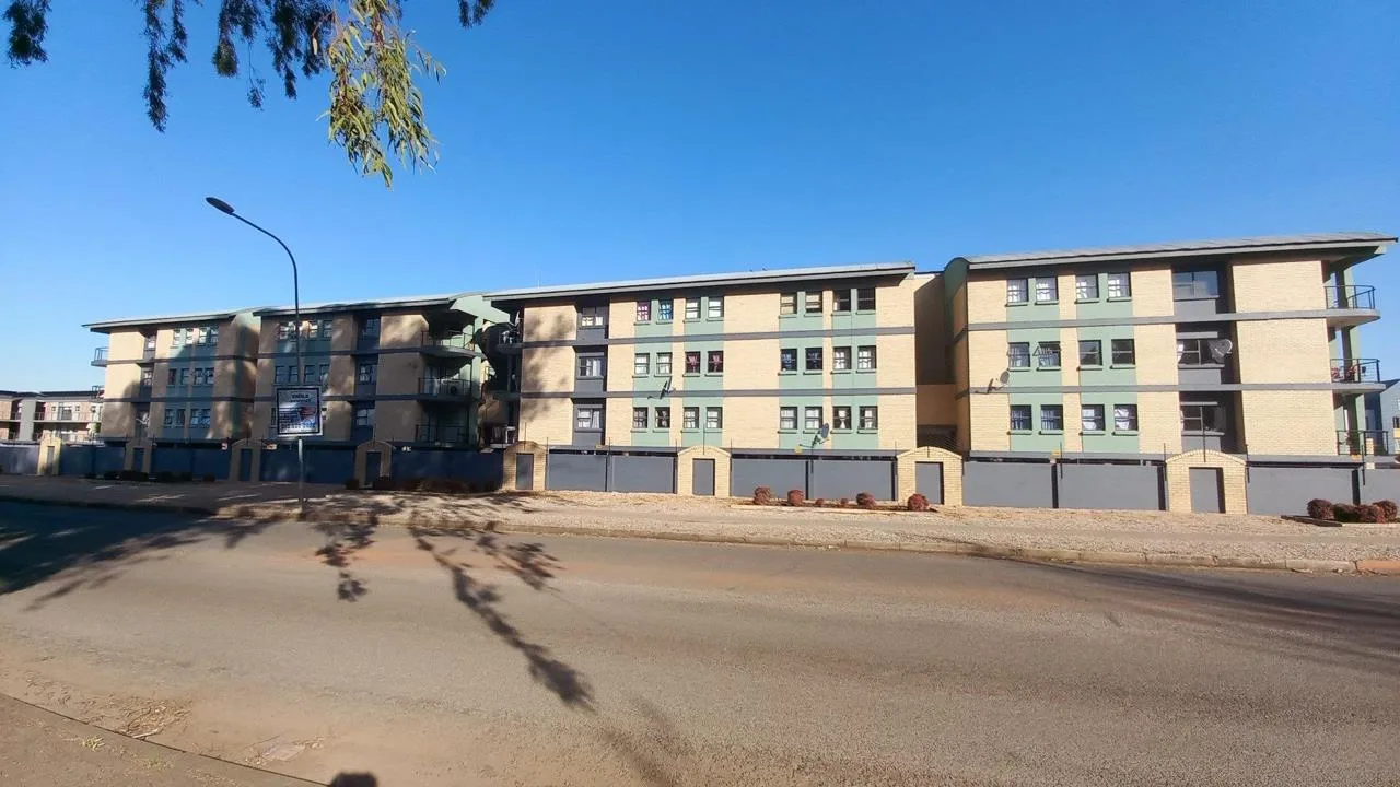 1 Bedroom Apartment / flat for sale in Bult West