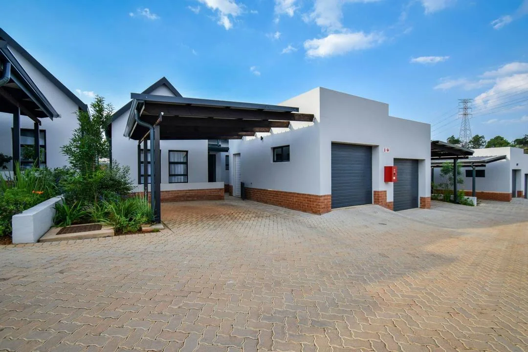 2 Bedroom Townhouse for sale in Olympus AH
