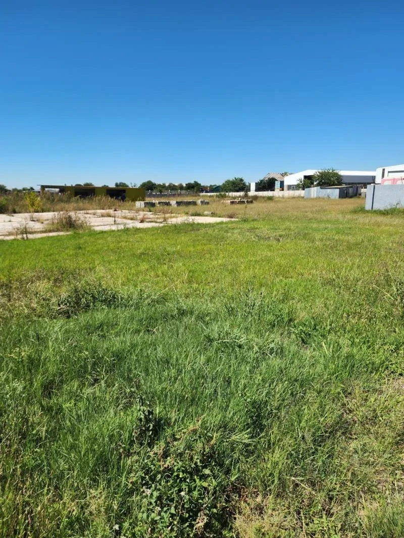 9 000 m² Industrial space in Uraniaville