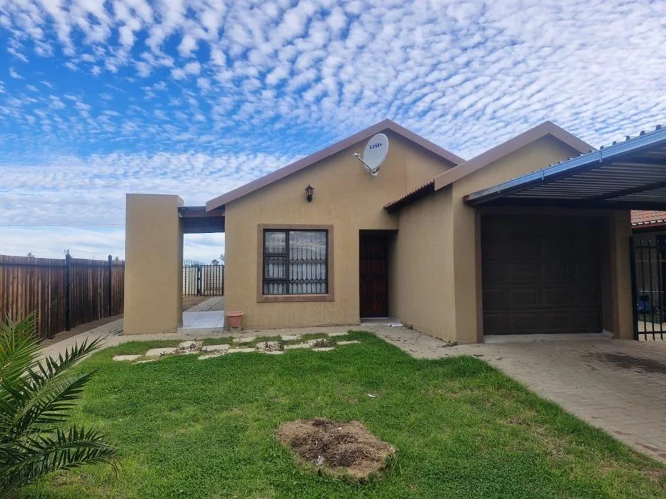 3 Bedroom House for sale in Bloemspruit