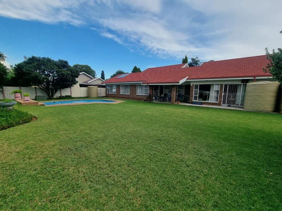 3 Bedroom House for sale in Vanderbijlpark SE 2