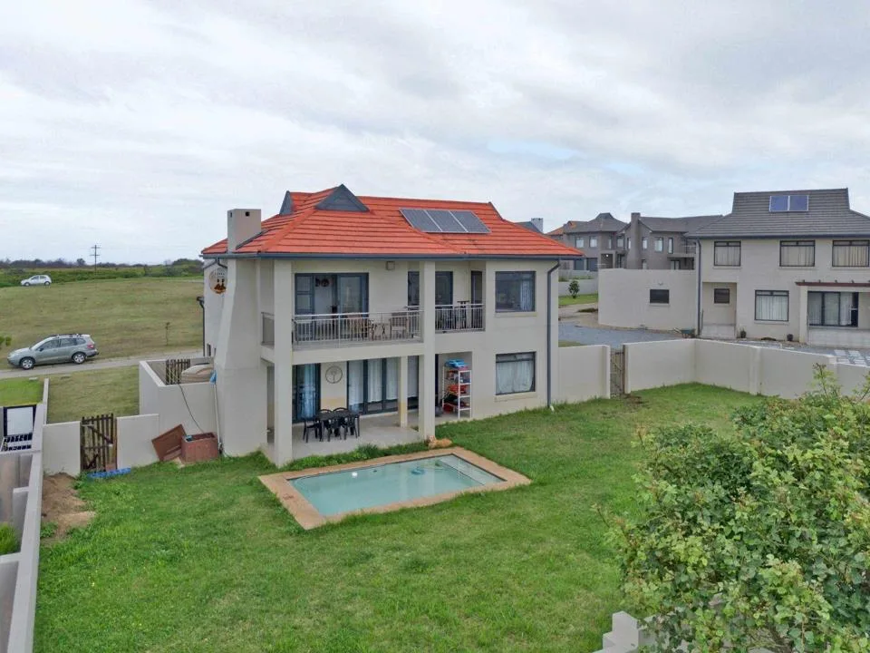 3 Bedroom House for sale in Kidds Beach