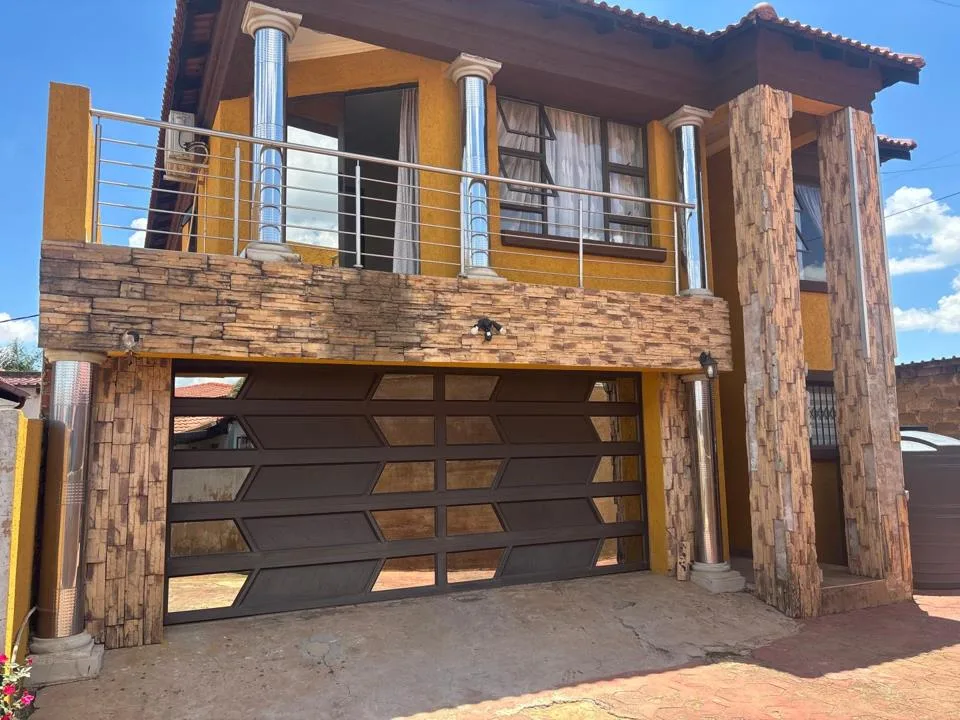 4 Bedroom House for sale in Mahube Valley