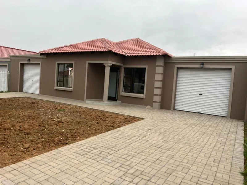 3 Bedroom House for sale in Mandela View