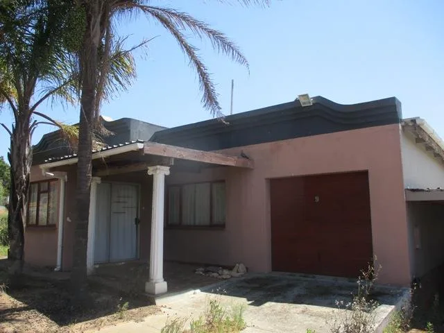 2 Bedroom House for sale in Moorreesburg