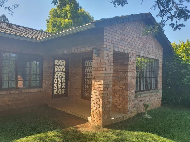 2 Bedroom Townhouse to rent in Montrose