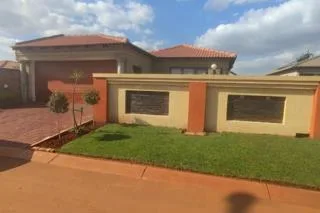 2 Bedroom House for sale in Dawn Park