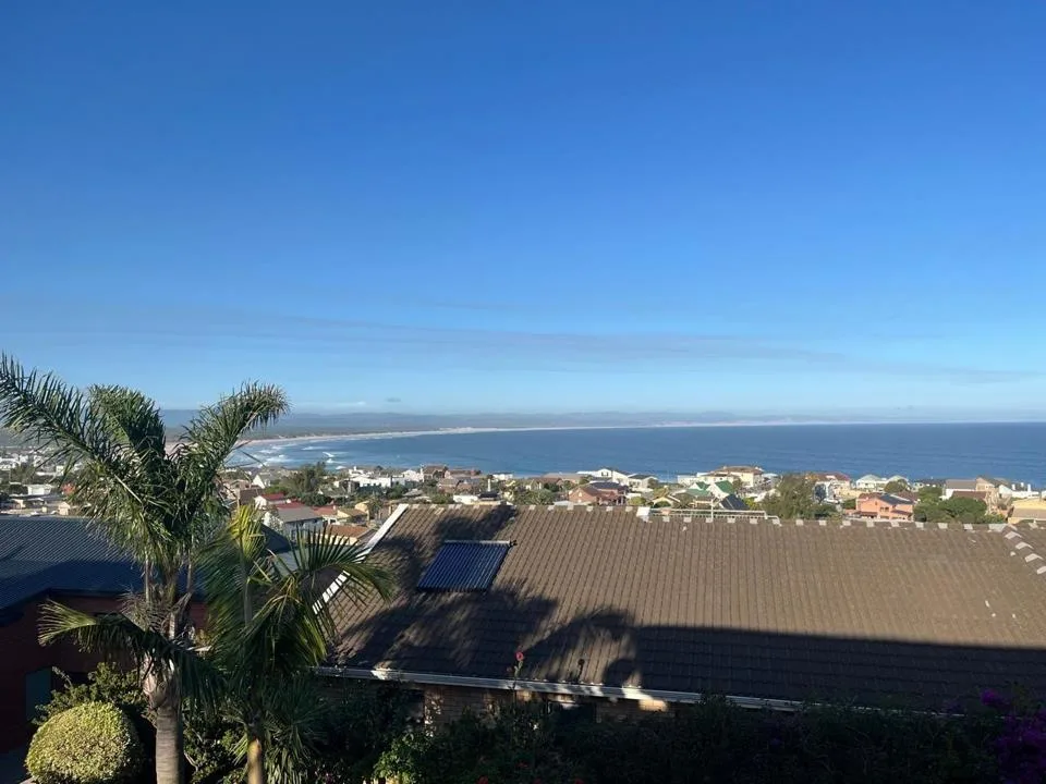 5 Bedroom House for sale in Wavecrest