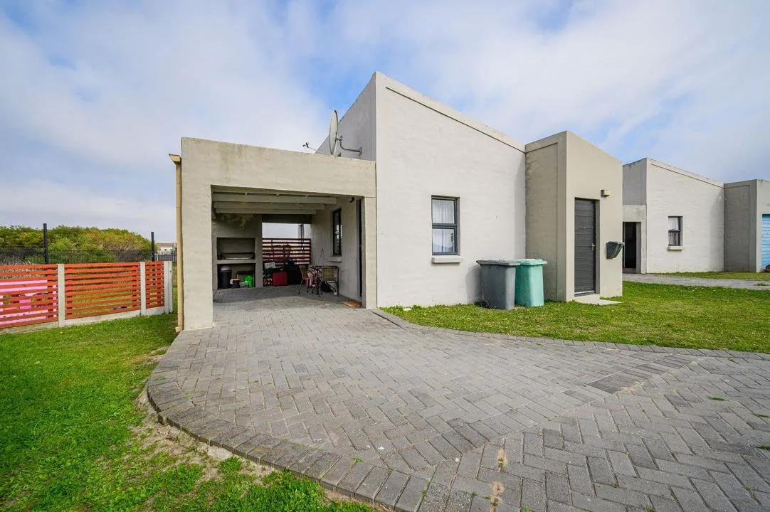 2 Bedroom House for sale in Parsonsvlei