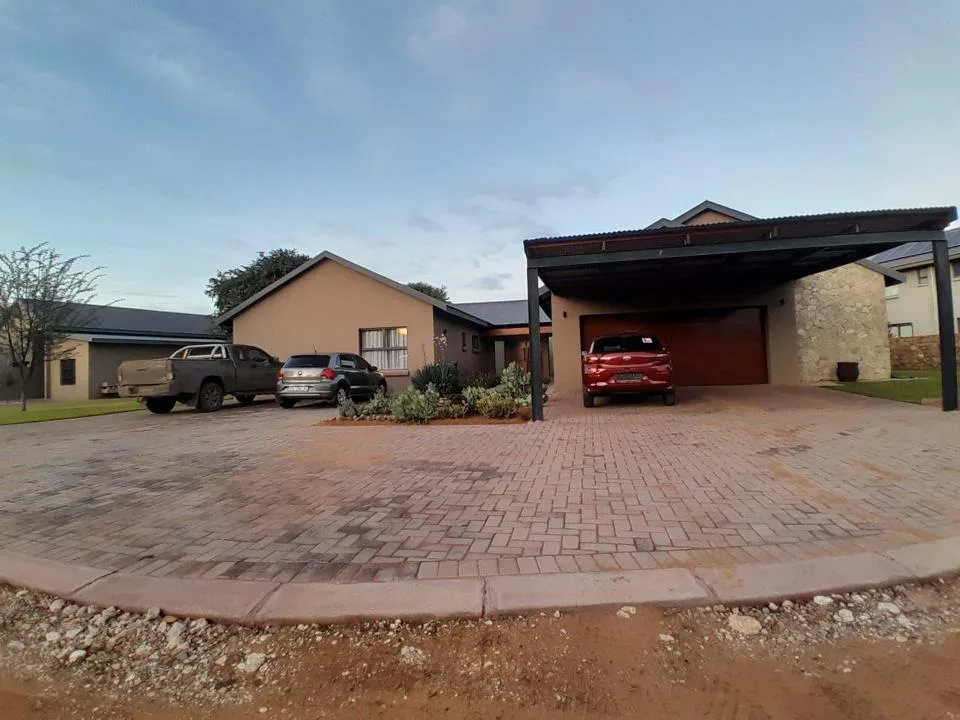 5 Bedroom House for sale in Kathu