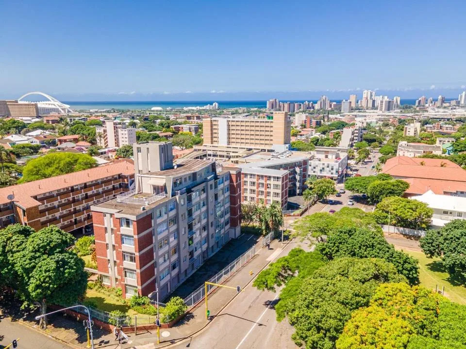 2 Bedroom Apartment / flat for sale in Essenwood