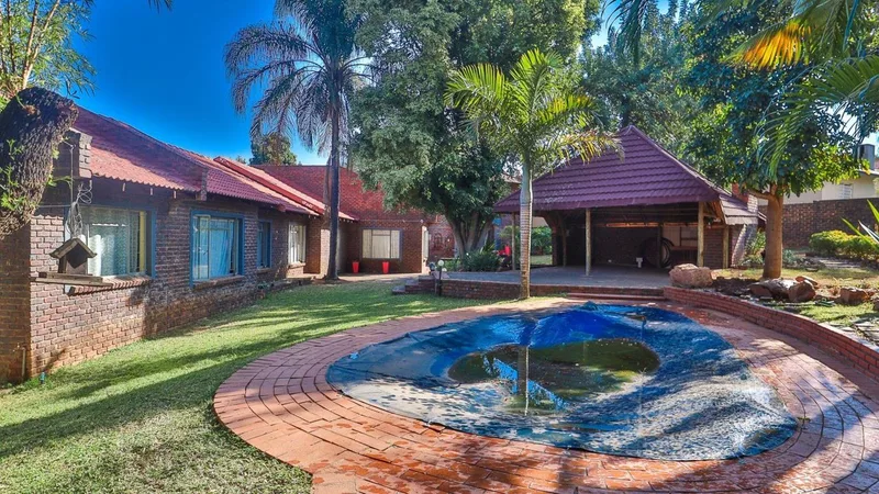 7 Bedroom House for sale in Cashan