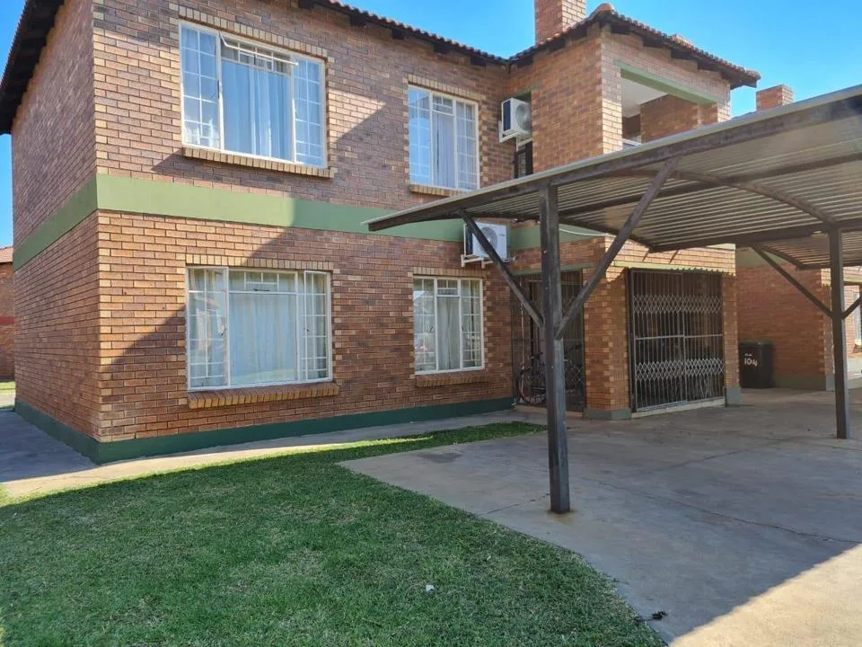 3 Bedroom House for sale in Waterval East