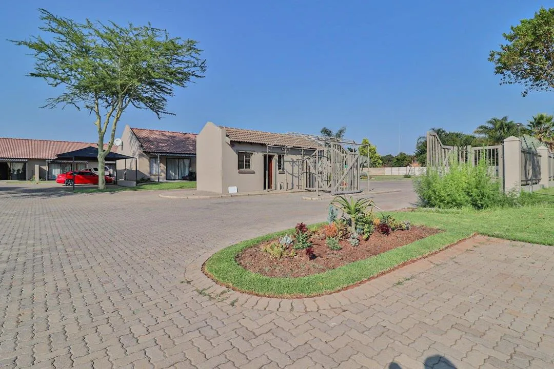 2 Bedroom Townhouse to rent in Heatherview
