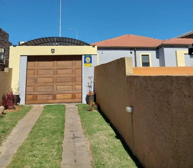 House to rent in Emdeni